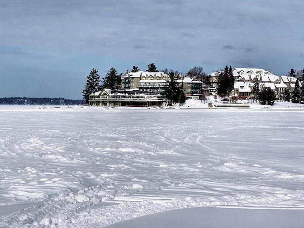 Hotel Taboo Muskoka Gravenhurst Exterior foto