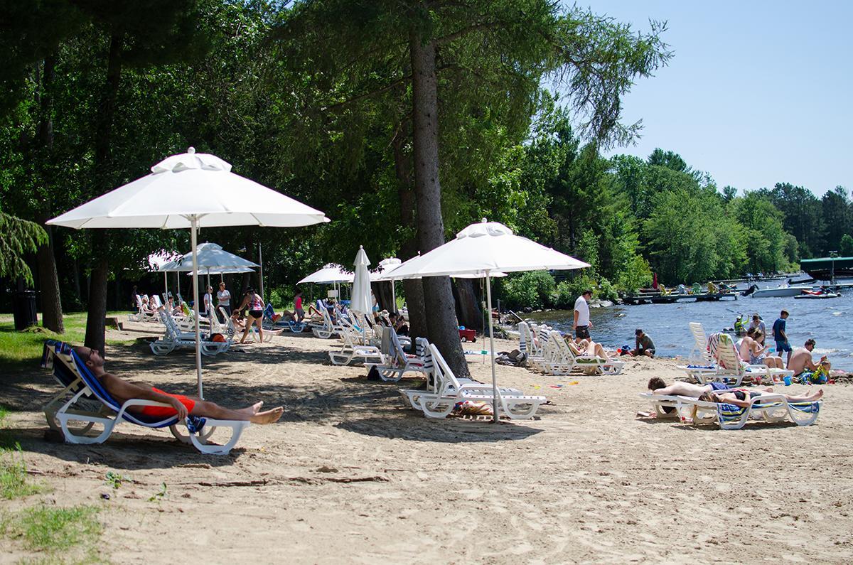 Hotel Taboo Muskoka Gravenhurst Exterior foto